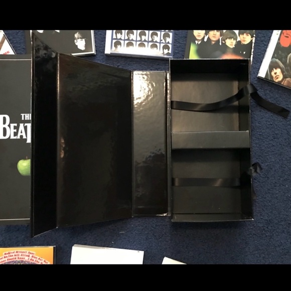 Beatles CD Box Set - Picture 2 of 5
